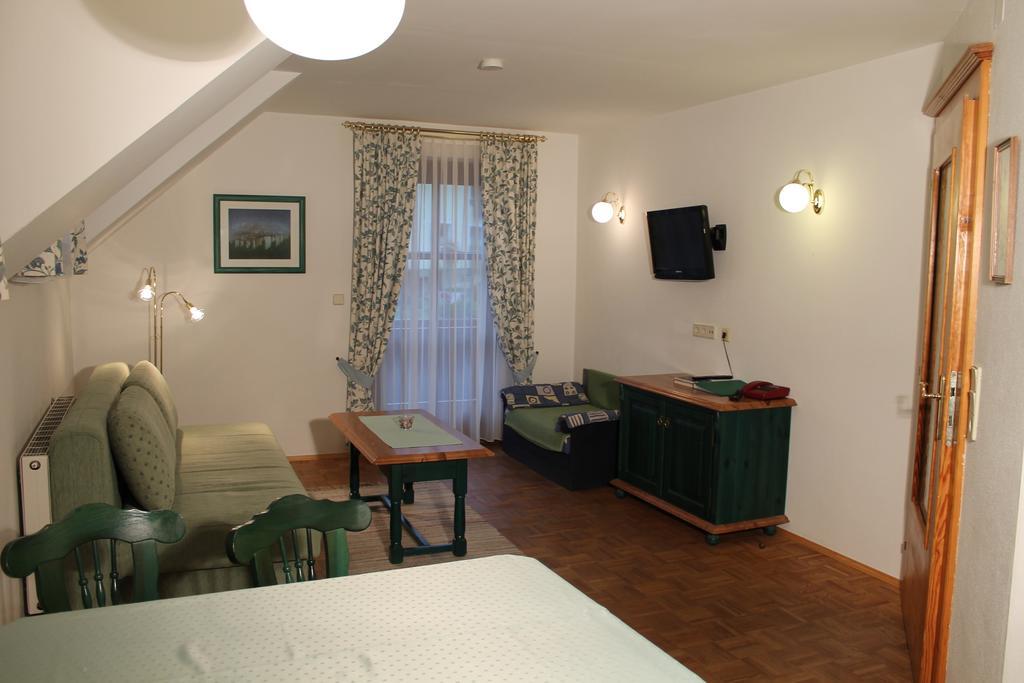 Haralds Ferienwohnungen Bad Kleinkirchheim Room photo